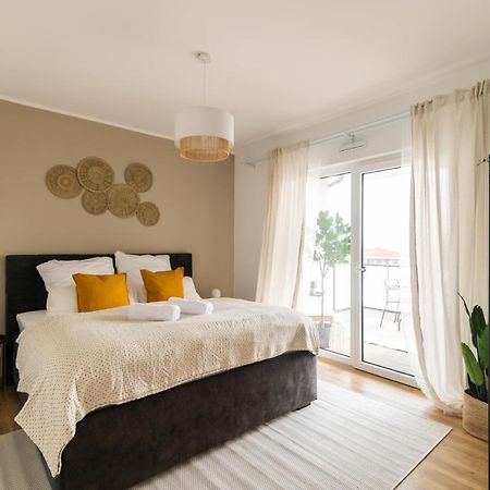 Dwellstay - Modernes Apartment I 55Qm I 2 Zimmer I Kueche I Bad I Terrasse I Tv I Wlan Bad Hersfeld Buitenkant foto
